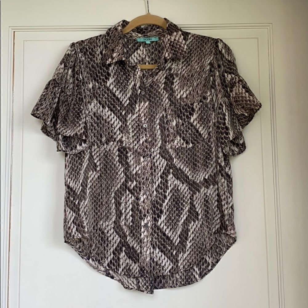 Pretty Flutter Sleeve Button Front Blouse